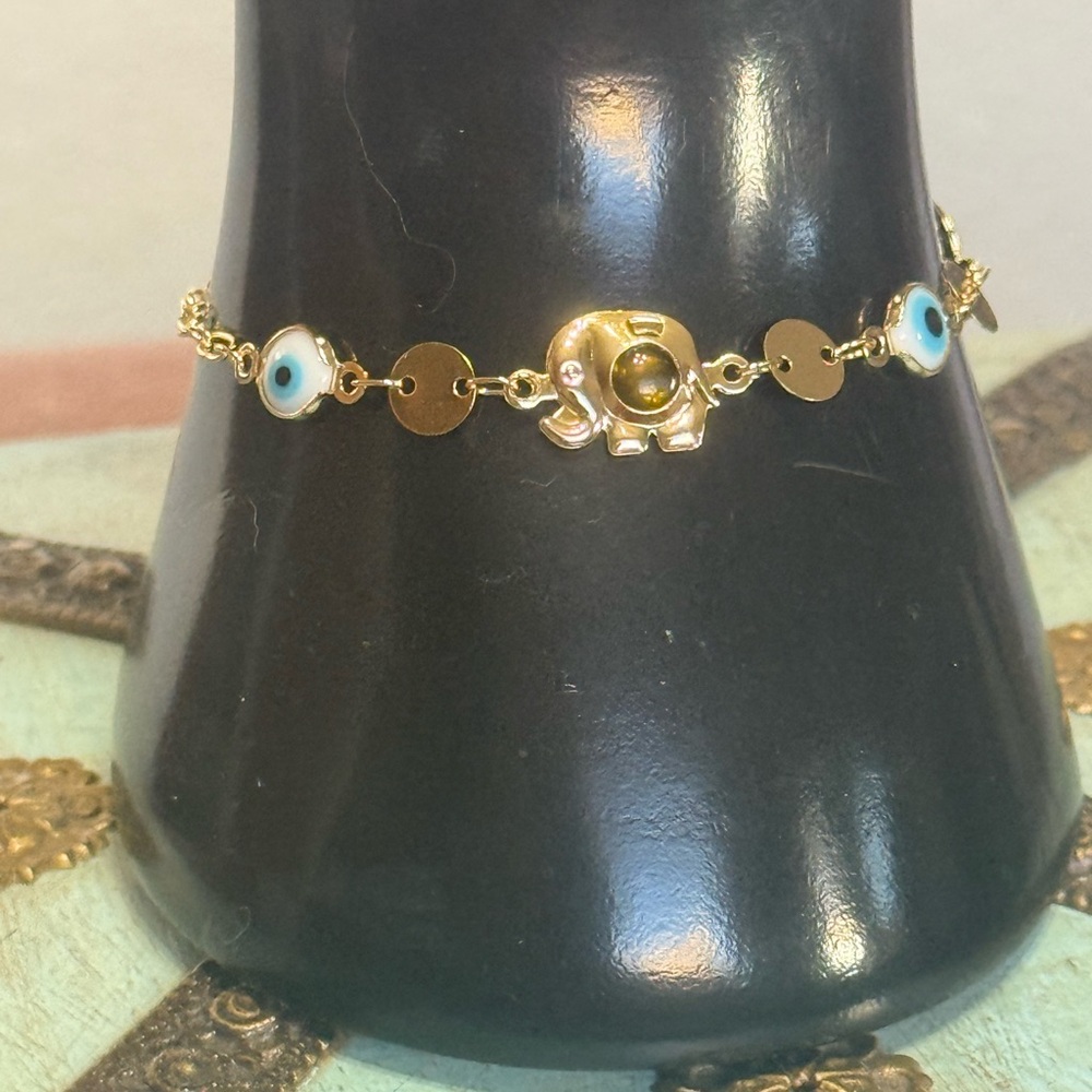 NWOT Gold Elephant & Evil Eye Charm Bracelet